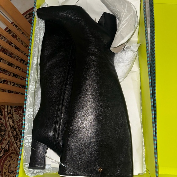 Tory Burch Banana tall boot wide calf 55MM goat leather - Picture 4 of 5